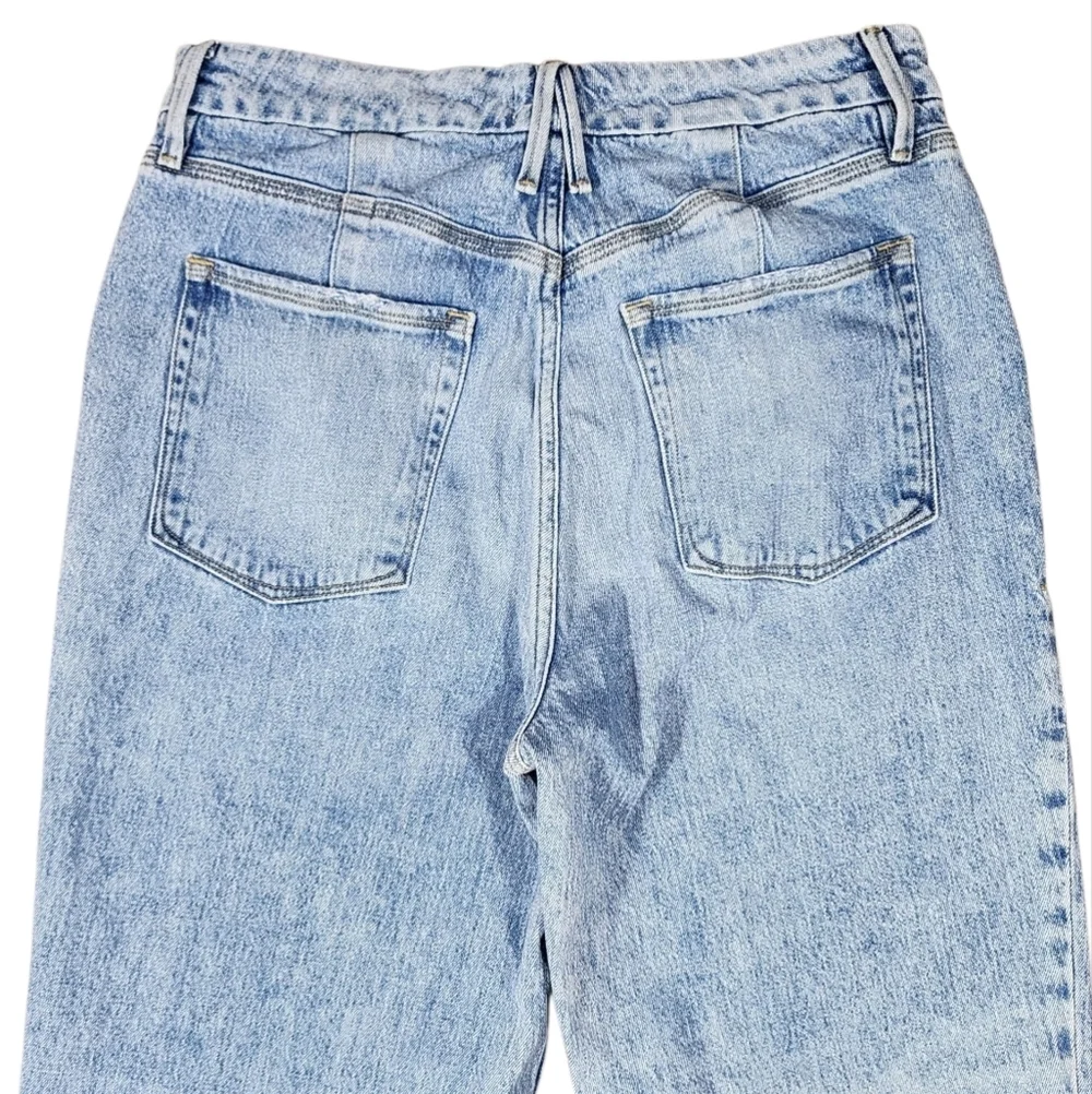 Good American 90's Relaxed Casual Light Wash Jeans Size 8/29 - Picture 5 of 9